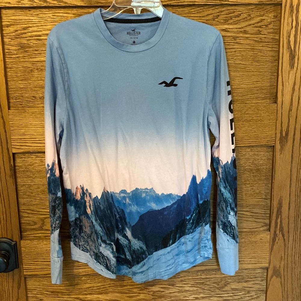 Long sleeve Hollister graphic shirt
